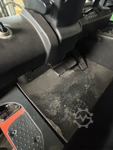 Elétrico – 4 rodas Toyota 8FBMT30