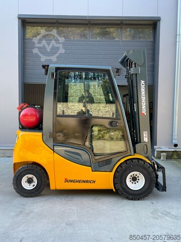 LPG-gaffeltrucker Jungheinrich TFG 425S 5.5m/ 5434m.h.