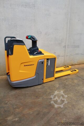 Empilhadeira baixa Jungheinrich ERE 225 LI-ION