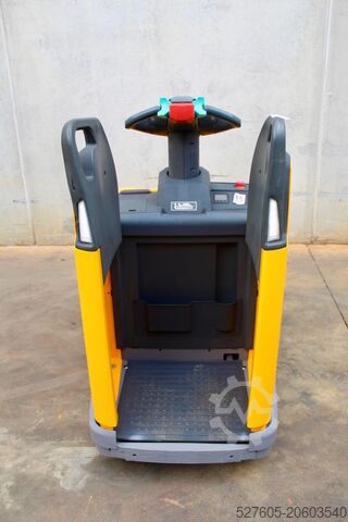 Empilhadeira baixa Jungheinrich ERE 225 LI-ION