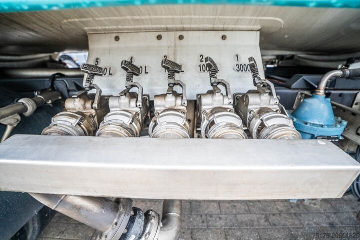 Fuel tanker RENAULT MIDLUM 270 DXI + MAGYAR ALU 11000L+5COMP.