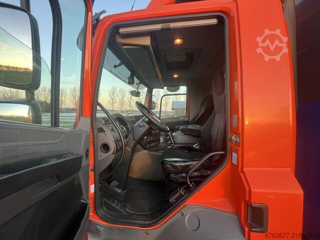 Camión - camión carrozado - DAF CF 230FA - EURO6 - 2017 - puerta lateral/plataforma elevadora - ¡muy DAF CF 370 FA