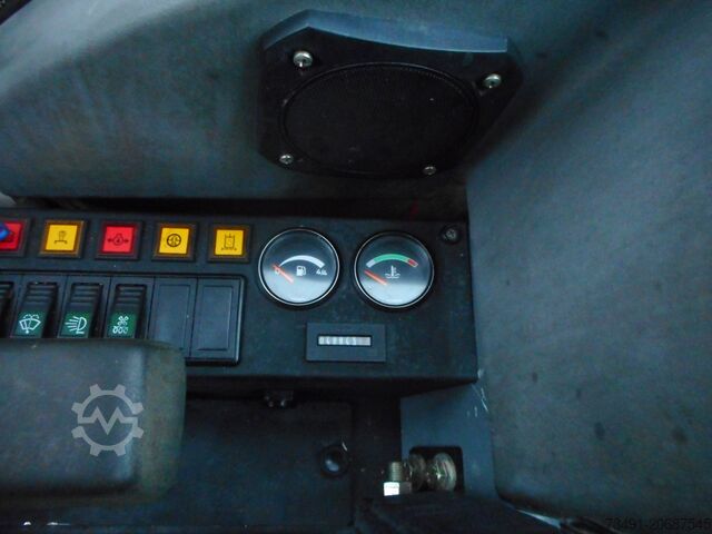 Mini-escavadora Schaeff HR18 ( 4.680kg )