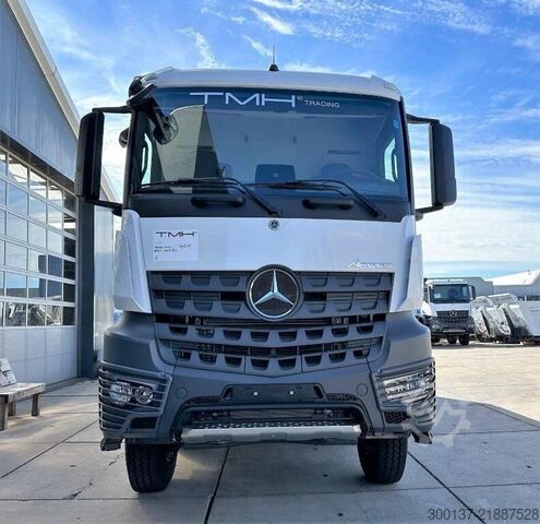 Pašizgāzējs Mercedes-Benz Arocs 4140 K 8x4/4 Meiller Tipper