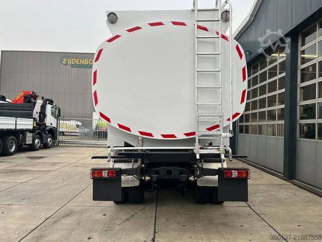 Cisternu Mercedes-Benz Axor 3344 6x4 Water Tank Truck