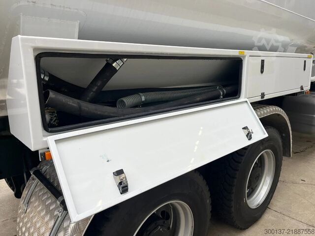Cisternu Mercedes-Benz Axor 3344 6x4 Water Tank Truck