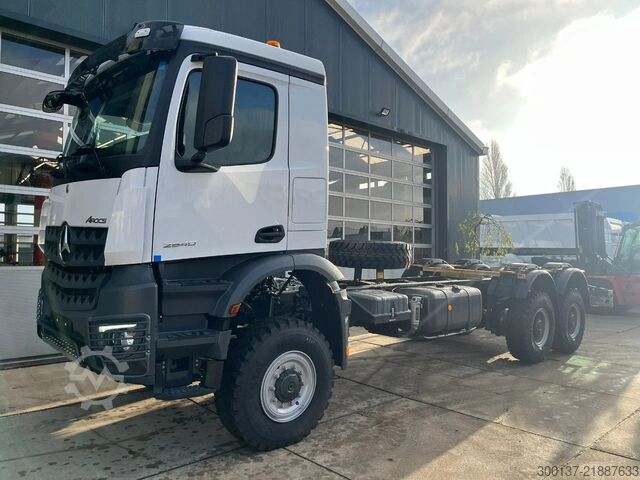 แชสซีพร้อมห้องโดยสารคนขับ Mercedes-Benz Arocs 3340 A 6x6 Chassis Cabin