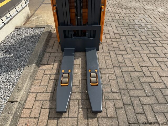 Still VS-22353 Elektrischer Triplex-Stapler mit 4.940 mm Freihub STILL EGVS14