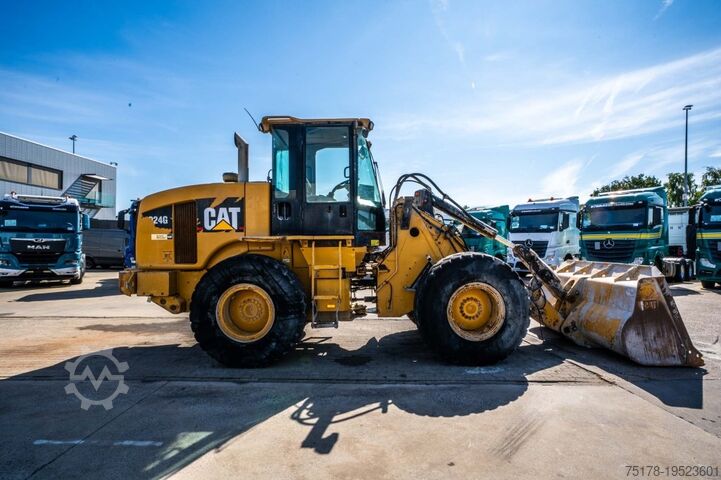 Cargador de ruedas CATERPILLAR CAT 924G // GODET 3m3