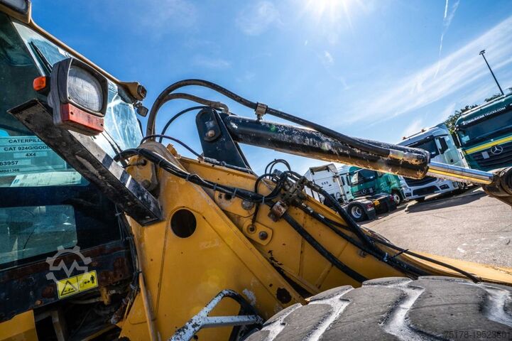 Cargador de ruedas CATERPILLAR CAT 924G // GODET 3m3