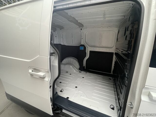 Furgon panel Kia PV5 CARGO L2H1 71.2 kWh PLUS Wärmepumpe+Allwetterreif.