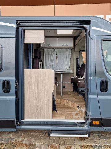 Autocamper PÖSSL Roadcruiser Fiat Automat 180PS Dieselheizung
