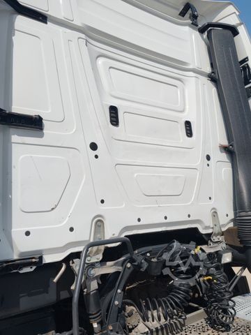 Ελκυστήρας μεγάλου όγκου MERCEDES-BENZ MERCEDES ACTROS MEGA 1851 Prime