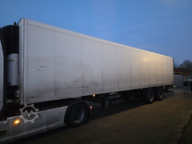 Chladírenský návěs SCHMITZ CARGOBULL City Tiefkühler, 2. Achs drehbar, 3 to Ladebordw