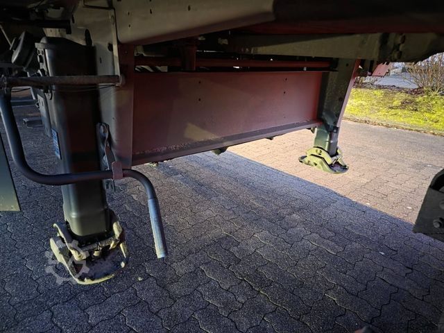 Chladírenský návěs SCHMITZ CARGOBULL City Tiefkühler, 2. Achs drehbar, 3 to Ladebordw