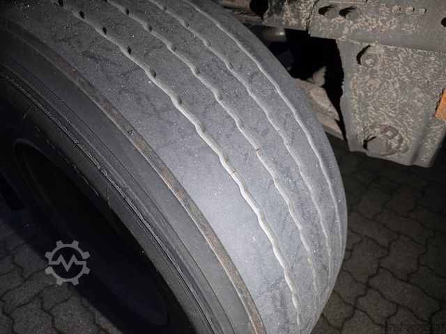 Frigorifik yarı römork SCHMITZ CARGOBULL City Tiefkühler, 2. Achs drehbar, 3 to Ladebordw