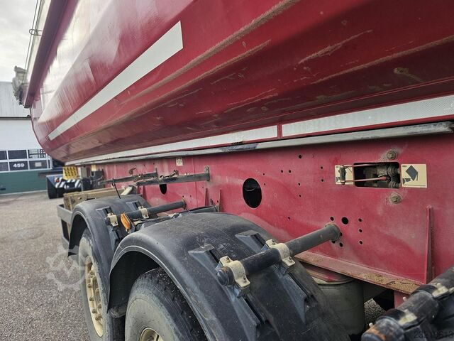 2014 MEILLER MHPS 12/27/LOSS4, STÁLSTURTUVAGN / 30 M³ / SAF-DISKABREMSUR / LYFTIÖXULL MEILLER MHPS 12/27/LOSS4, STEEL TIPPER / 30 M3/ SAF DIS...