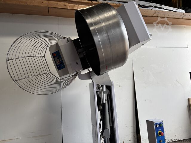 Self tilting bowl mixer MacPan MSPV300