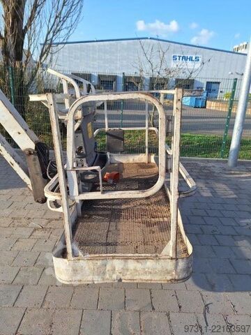 Zglobna teleskopska radna platforma JLG 1250AJP