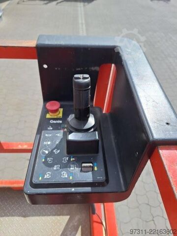 Ascensore a forbice Genie GS-4390 RT