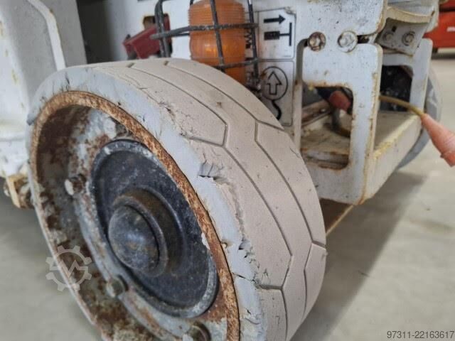 Ascensore a forbice JLG 1930ES