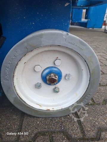 Ascensore a forbice SkyJack SJIII 3219