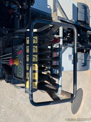 Γερανός τοποθετημένος σε φορτηγό VOLVO 8x2*6 Sawo tipper / Hiab X-DUO 102 E-2