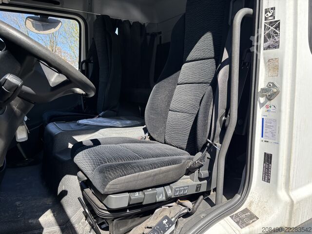 Transportér s boxovou nadstavbou, zdvíhacou plošinou, lôžkom Mercedes-Benz Atego 821 L , LBW ,FFH Bett