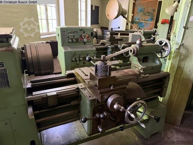 Torno-convencional-electrónico MEUSER M1L