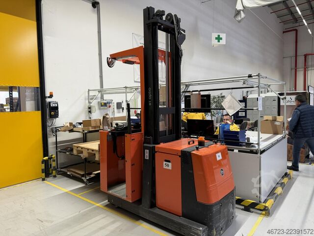 ръчен стакер BT OME 100E