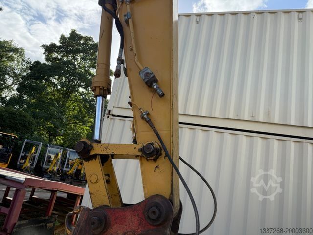 Kettenbagger CATERPILLAR 318CL / 2005 BJ / Deutsche Maschine