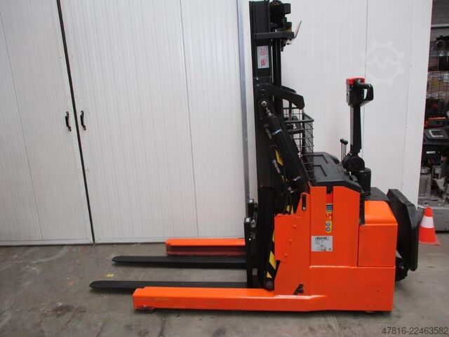 手动堆高车 BT RWE120