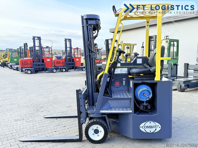 四向叉车 Combilift CB3000 GAS TRIPLEX 4900 FREE-LIFT