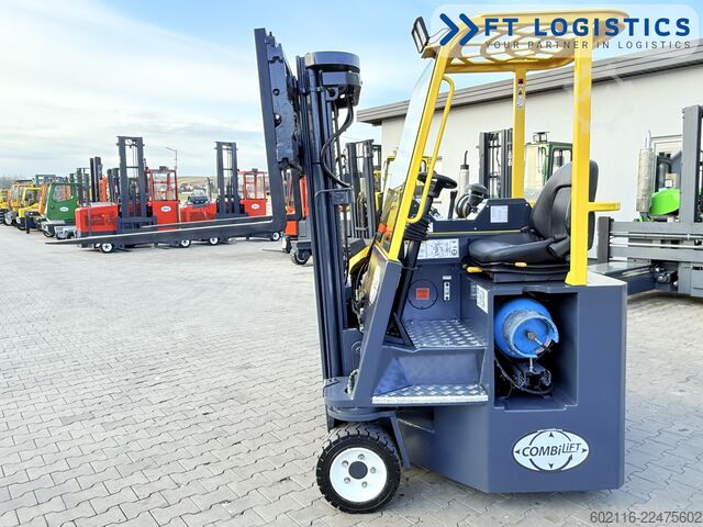 四向叉车 Combilift CB3000 GAS TRIPLEX 4900 FREE-LIFT