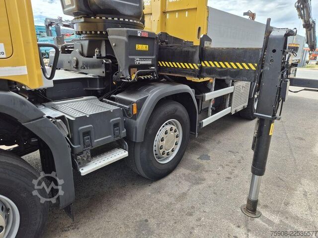 Camião de plataforma Scania P