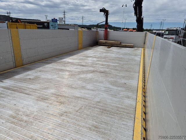 Camião de plataforma Scania P