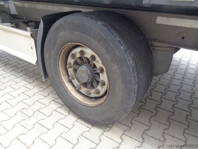 带篷布的开放式半挂车 Fliegl TPS 180 Mega-E Plateau