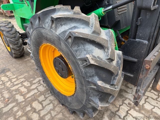 前置叉车 JCB 926 4x4 / 2.600 KG / 1.048 H