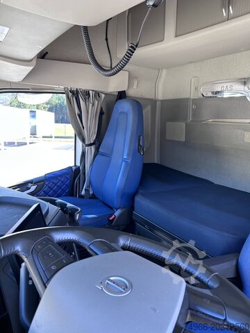 Standard trekkvogn Volvo VOLVO 460 GLOBE DIESEL/LNG 4X2