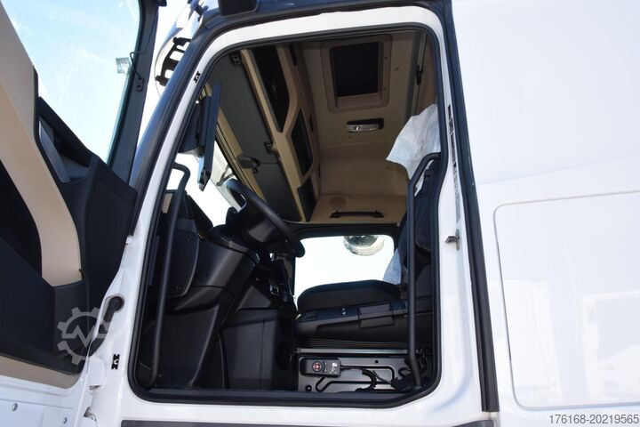 Szabványos vontatóegység MERCEDES-BENZ Actros 5 1845 BigSpace Varios
