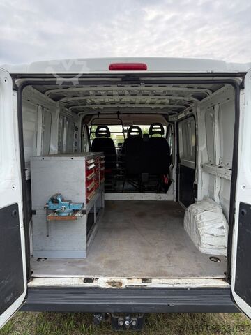 Van FIAT Ducato Kasten m. Werkbank & -regalen, Rfk