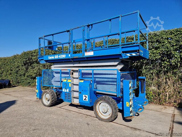 Sakselevator Genie GS-4390 (15,5 mtr werkhoogte)