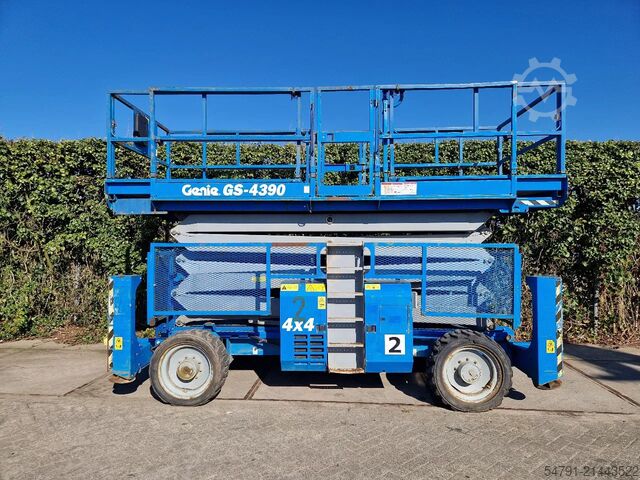 Sakselevator Genie GS-4390 (15,5 mtr werkhoogte)