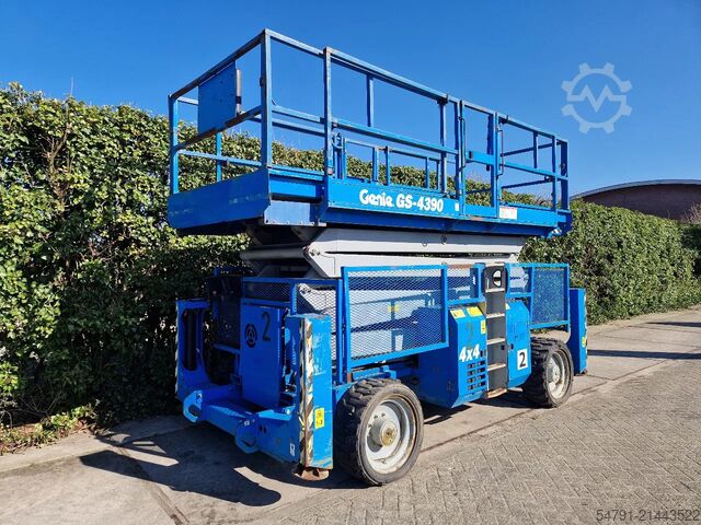 Sakselevator Genie GS-4390 (15,5 mtr werkhoogte)