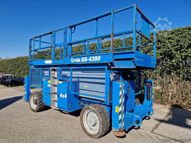 Sakselevator Genie GS-4390 (15,5 mtr werkhoogte)