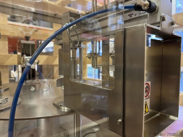 IJsproductie, roterende vulmachine RotoPack, Finamac 15/6