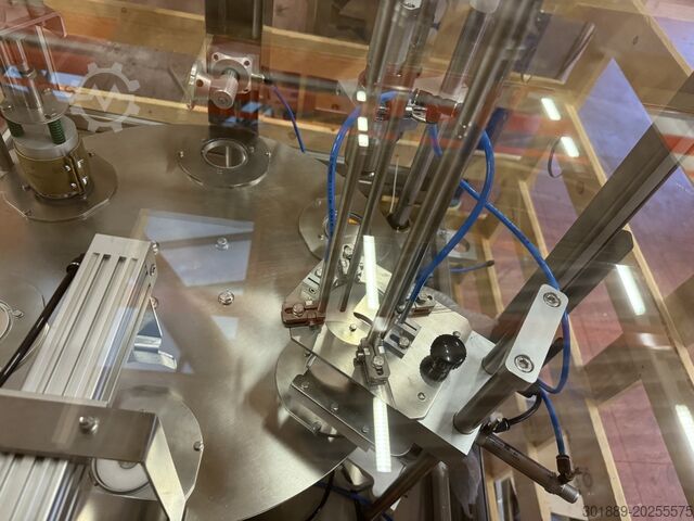 IJsproductie, roterende vulmachine RotoPack, Finamac 15/6