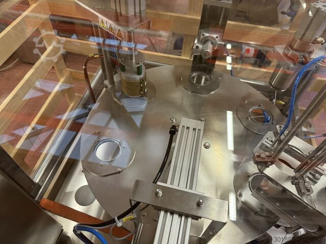 IJsproductie, roterende vulmachine RotoPack, Finamac 15/6