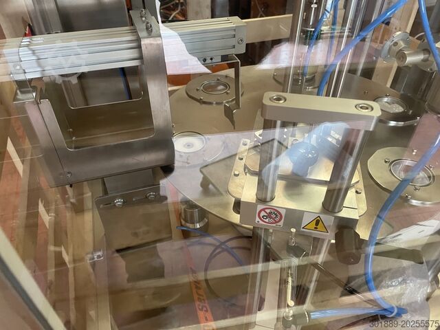 IJsproductie, roterende vulmachine RotoPack, Finamac 15/6