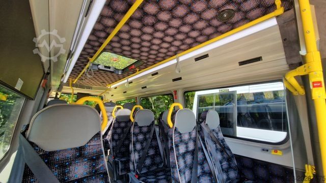 حافلة صغيرة MERCEDES-BENZ Sprinter 517 Heckniederflur Vorlauffahrzeug